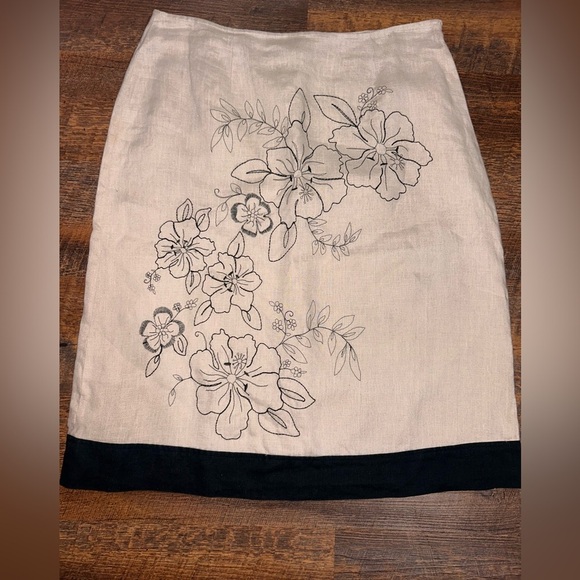 Mercer & Madison Women’s Size 10 Skirt Linen A-Line with Floral Stitch Pattern - Picture 2 of 4